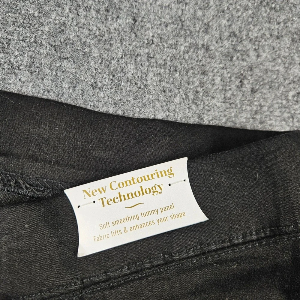 Signature Levi Strauss Gold Totally Shaping PullOn Skinny Jeans Black 28S W39L28